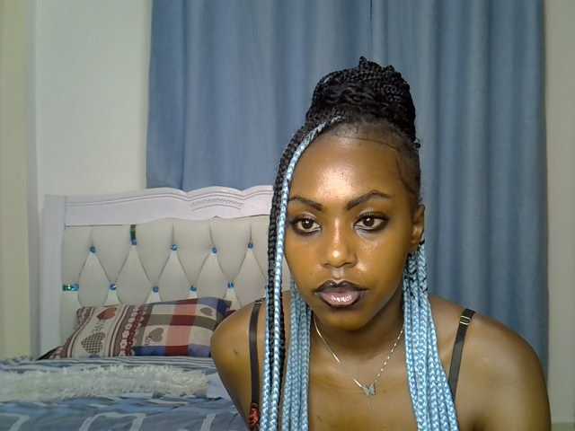 Petitedolliey live cam