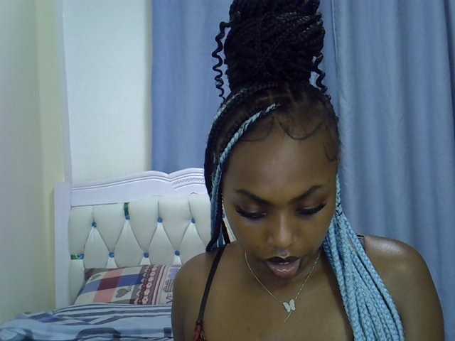 Petitedolliey live cam on BongaCams