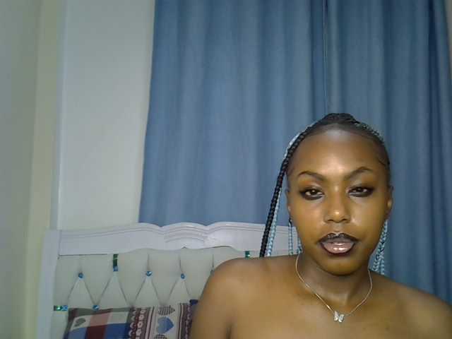 Petitedolliey live cam on BongaCams