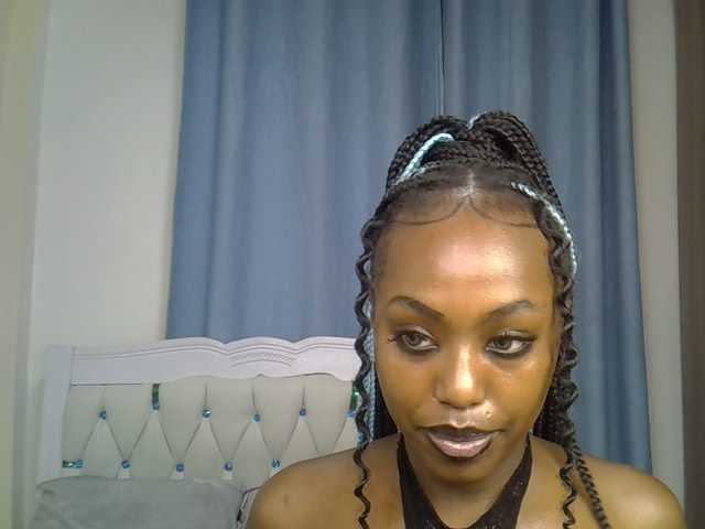 Petitedolliey live cam on BongaCams