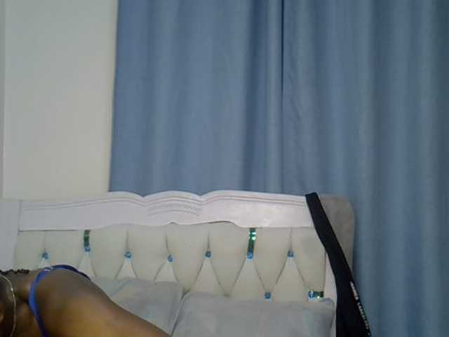 Petitedolliey live cam on BongaCams