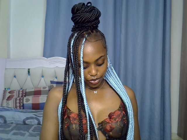 Petitedolliey live cam on BongaCams