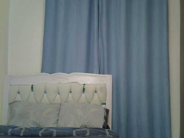 Petitedolliey — live female cam