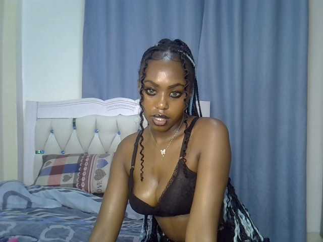 Petitedolliey live cam on BongaCams