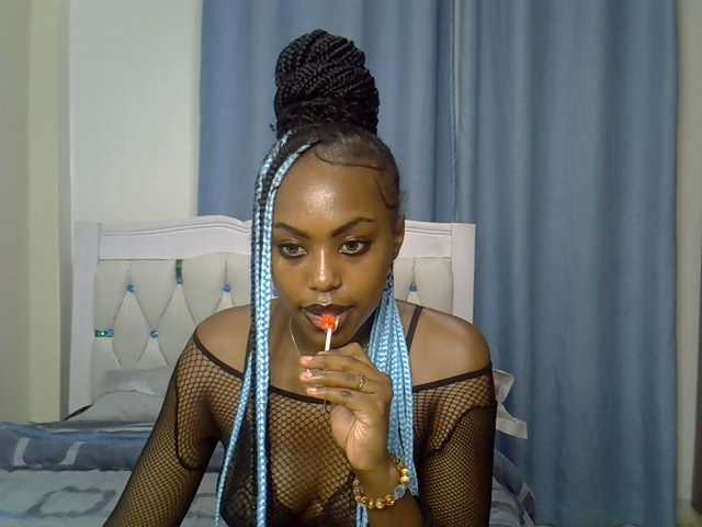 Petitedolliey live cam on BongaCams