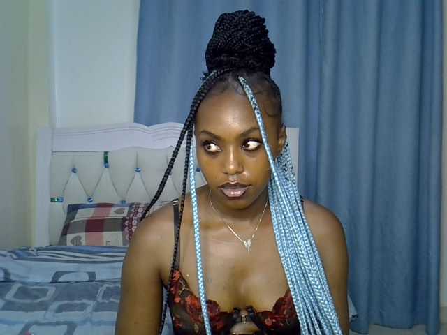 Petitedolliey live cam on BongaCams
