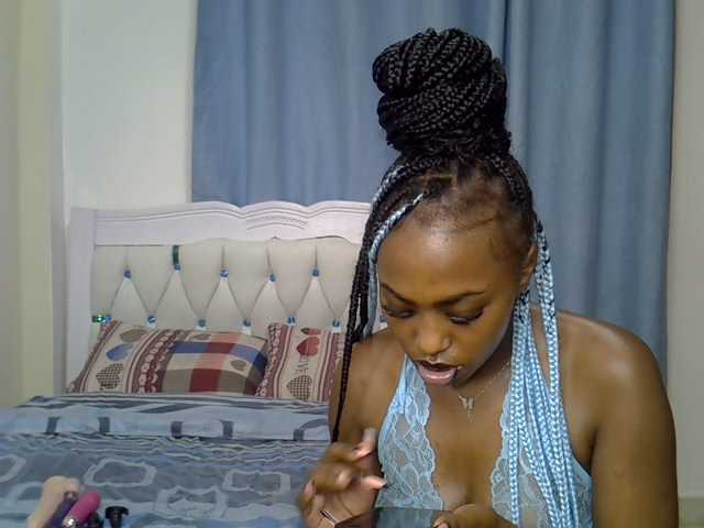 Petitedolliey live cam on BongaCams