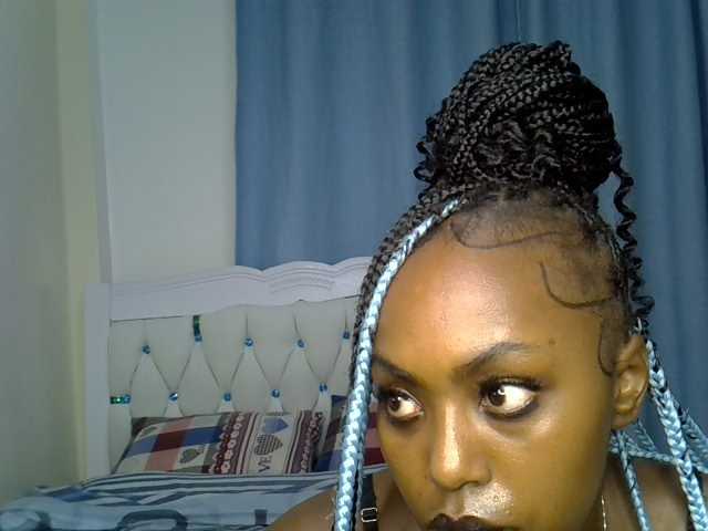 Petitedolliey live cam on BongaCams