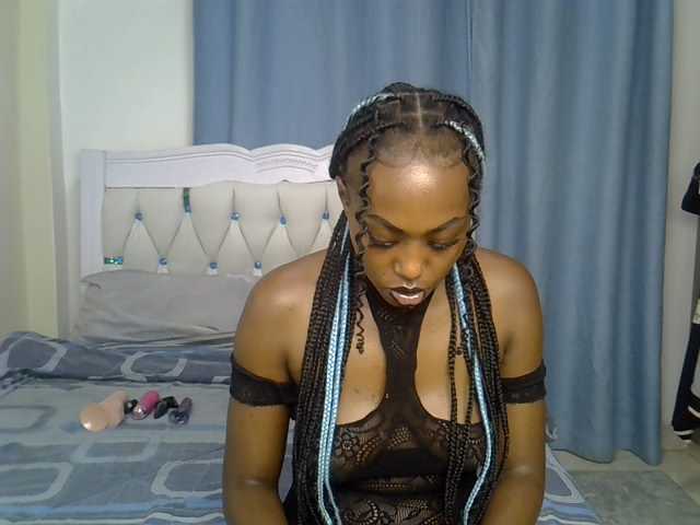 Petitedolliey live cam on BongaCams
