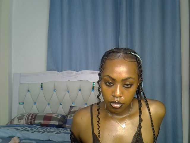 Petitedolliey live cam on BongaCams