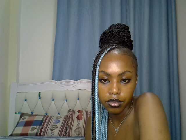 Petitedolliey live cam on BongaCams
