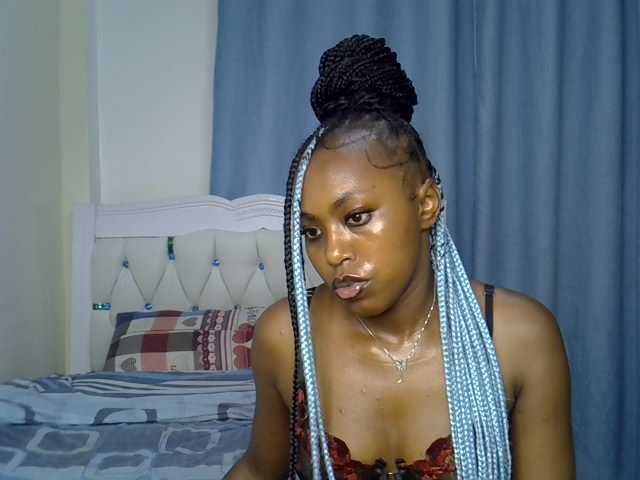 Petitedolliey live cam on BongaCams