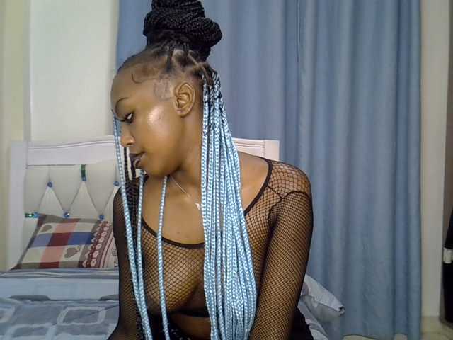 Petitedolliey live cam on BongaCams
