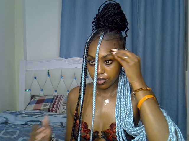 Petitedolliey live cam on BongaCams