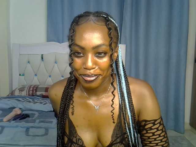 Petitedolliey live cam on BongaCams
