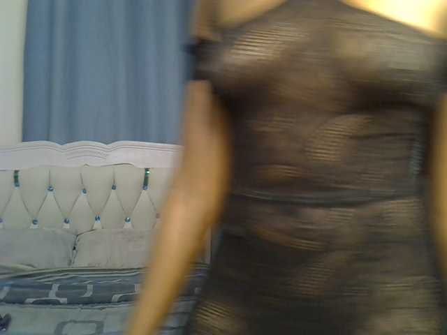 Petitedolliey live cam on BongaCams