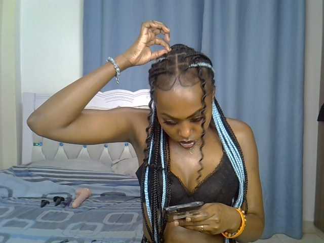 Petitedolliey live cam on BongaCams