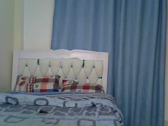 Petitedolliey live cam on BongaCams