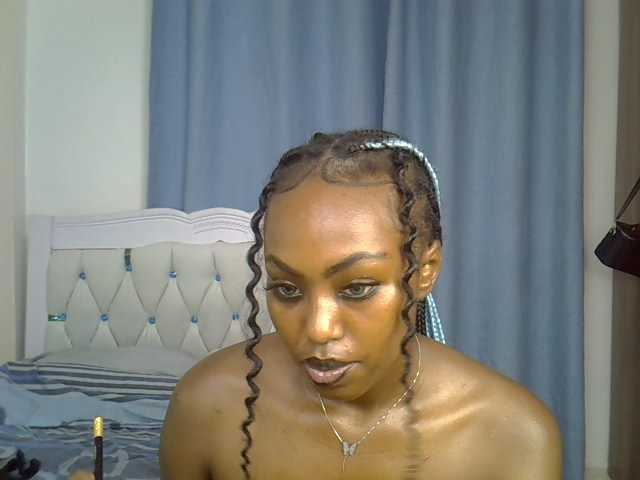 Petitedolliey live cam on BongaCams