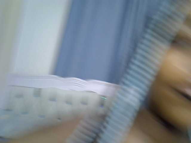 Petitedolliey live cam on BongaCams