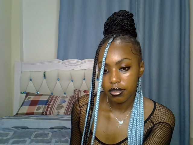 Petitedolliey live cam on BongaCams