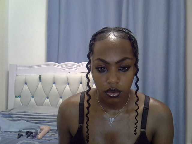 Petitedolliey live cam on BongaCams