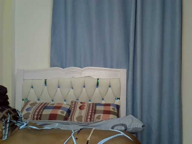 Petitedolliey live cam on BongaCams
