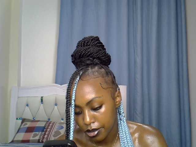 Petitedolliey live cam on BongaCams