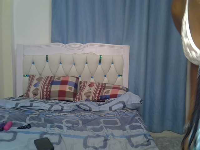 Petitedolliey live cam on BongaCams