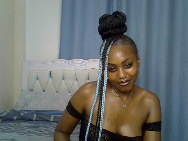 Petitedolliey live cam on BongaCams