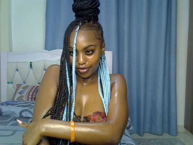 Petitedolliey live cam on BongaCams