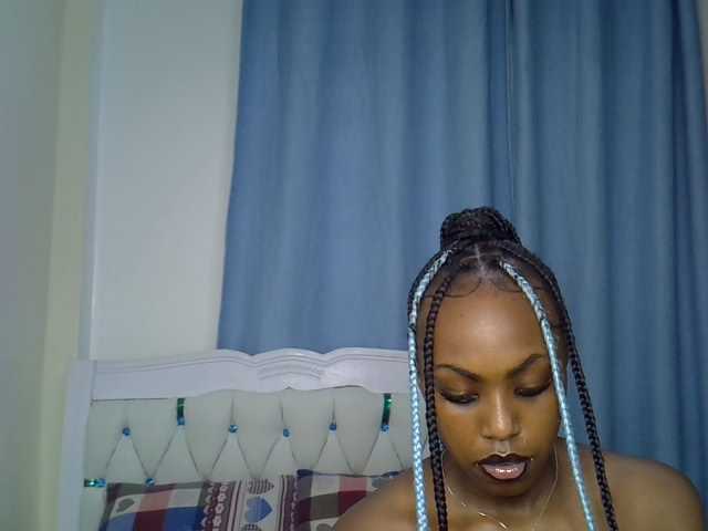 Petitedolliey live cam on BongaCams