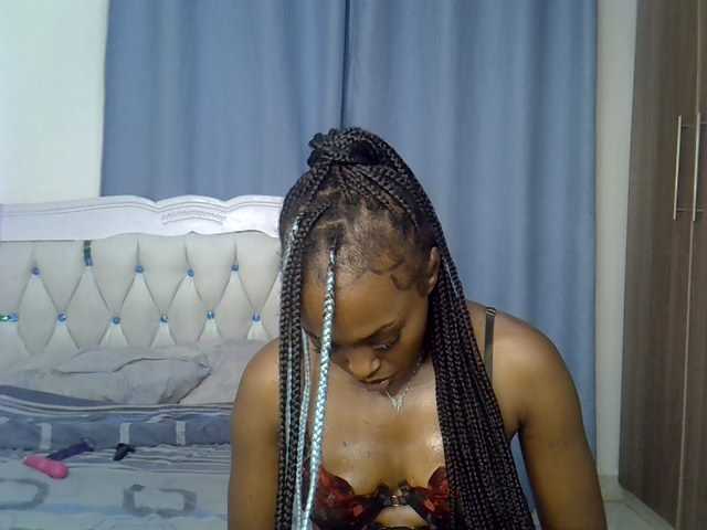 Petitedolliey live cam on BongaCams