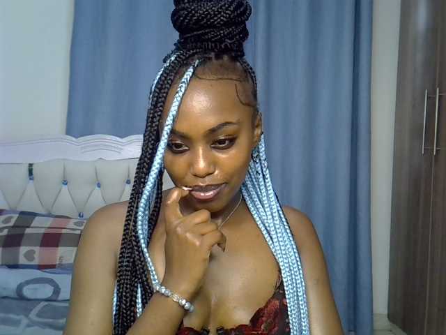 Petitedolliey live cam on BongaCams