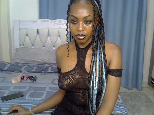 Petitedolliey live cam on BongaCams