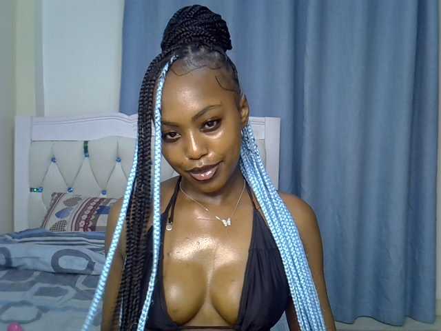 Petitedolliey live cam on BongaCams