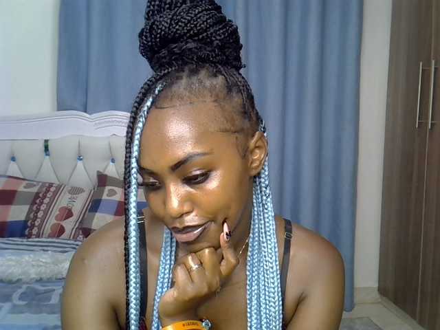 Petitedolliey live cam on BongaCams