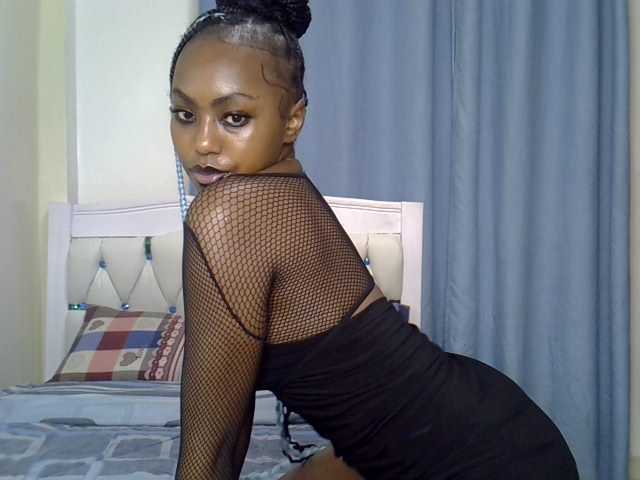 Petitedolliey live cam on BongaCams