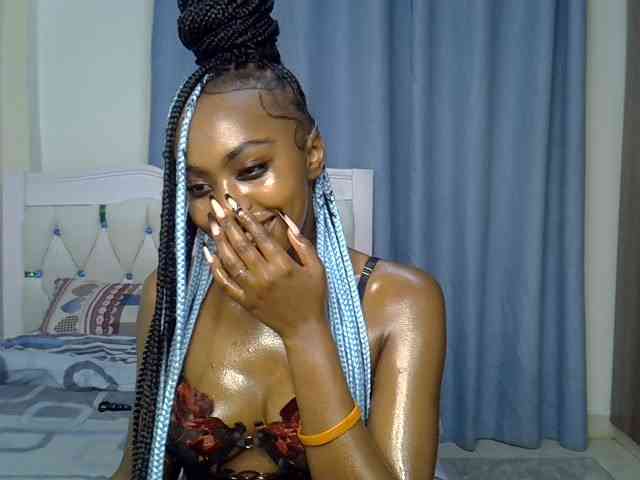 Model: Petitedolliey