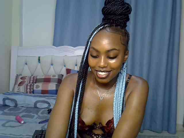 Model: Petitedolliey