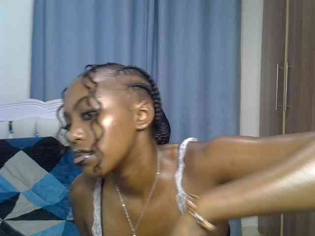 Petitedolliey webcam