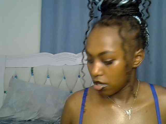 Model: Petitedolliey