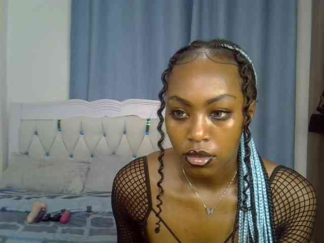 Petitedolliey webcam