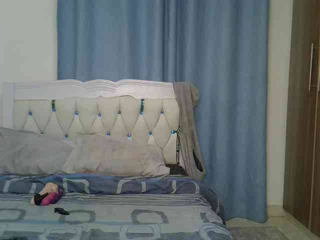 Petitedolliey webcam