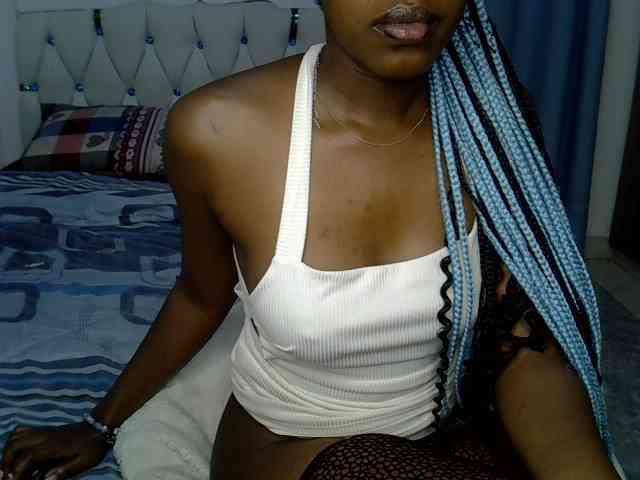 Model: Petitedolliey