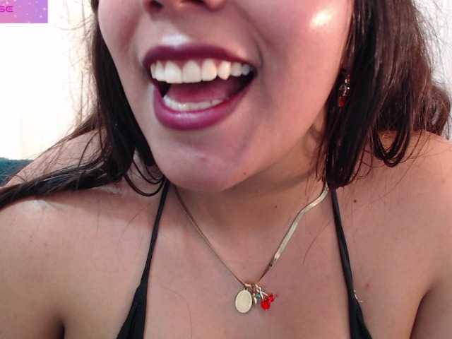 Scarlett-vaneee live cam on BongaCams