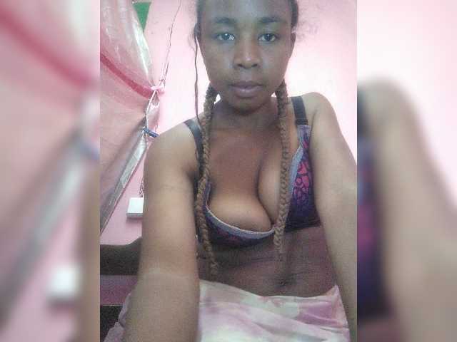Larissac live cam on BongaCams