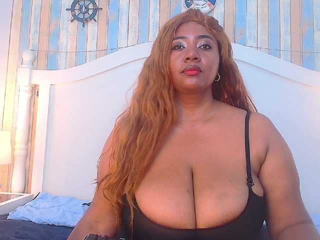 KiaraDiaz live cam preview