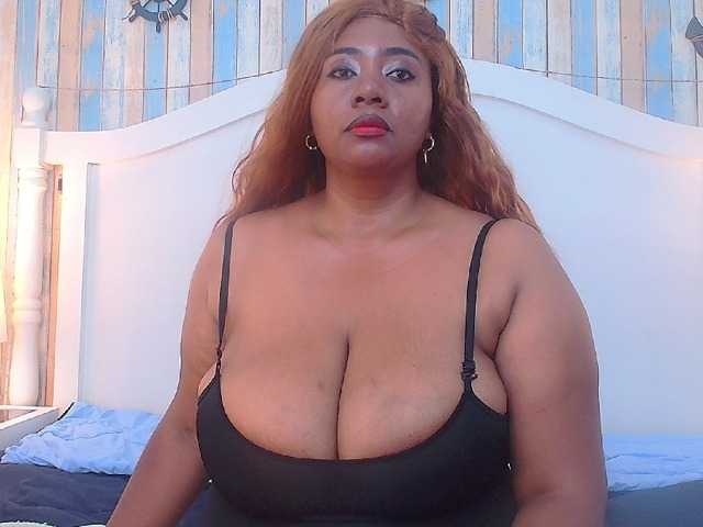 KiaraDiaz live cam preview
