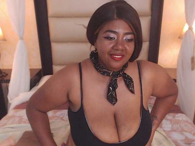 KiaraDiaz live cam